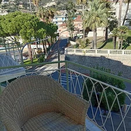 Incantevole A Ospedaletti