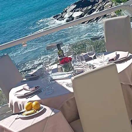 Incantevole A アパート