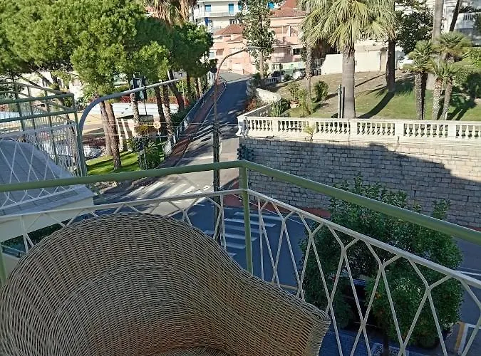 Incantevole A Ospedaletti